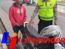 Lantas Semarang Barat AKP Dono Bersama Anggota Lantas Hardi Laksanakan SosialisaKanitsi Humanis, Dialogis, serta Edukasi Knalpot Brong dan Kelengkapan Kendaraan