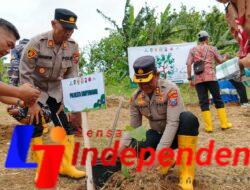 Polresta Banyuwangi Dukung Penanaman Pohon untuk Mitigasi Bencana di Pesanggaran
