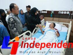 Dijenguk Bupati Ipuk di RSUD Blambangan, Maestro Gandrung Mbok Temu Nembang “Layar Kumendung*
