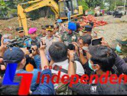 Polrestabes Semarang Musnahkan 6.171 Karung Bawang Bombay Ilegal